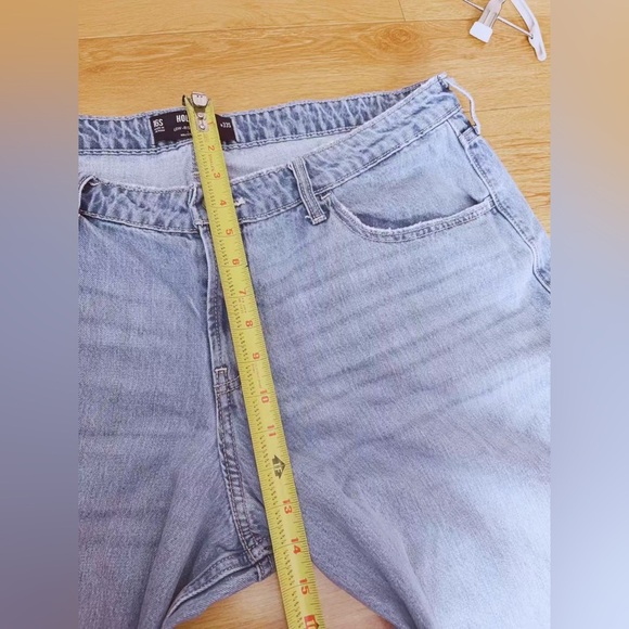 Hollister Women's Low-Rise Washed Light Wash Super Baggy Jeans Size 16R - Picture 9 of 11